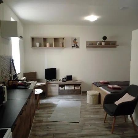 Apartment Koteles Apartman Eger
