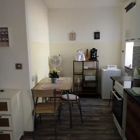 Koteles Apartman Eger